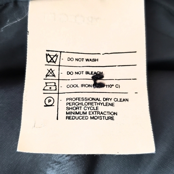 Giorgio Armani Career Grey Wrap Wool Skirt Suit - Picture 14 of 14